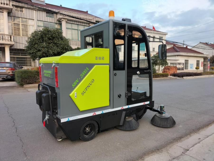 嵊州龙建清扫车_0